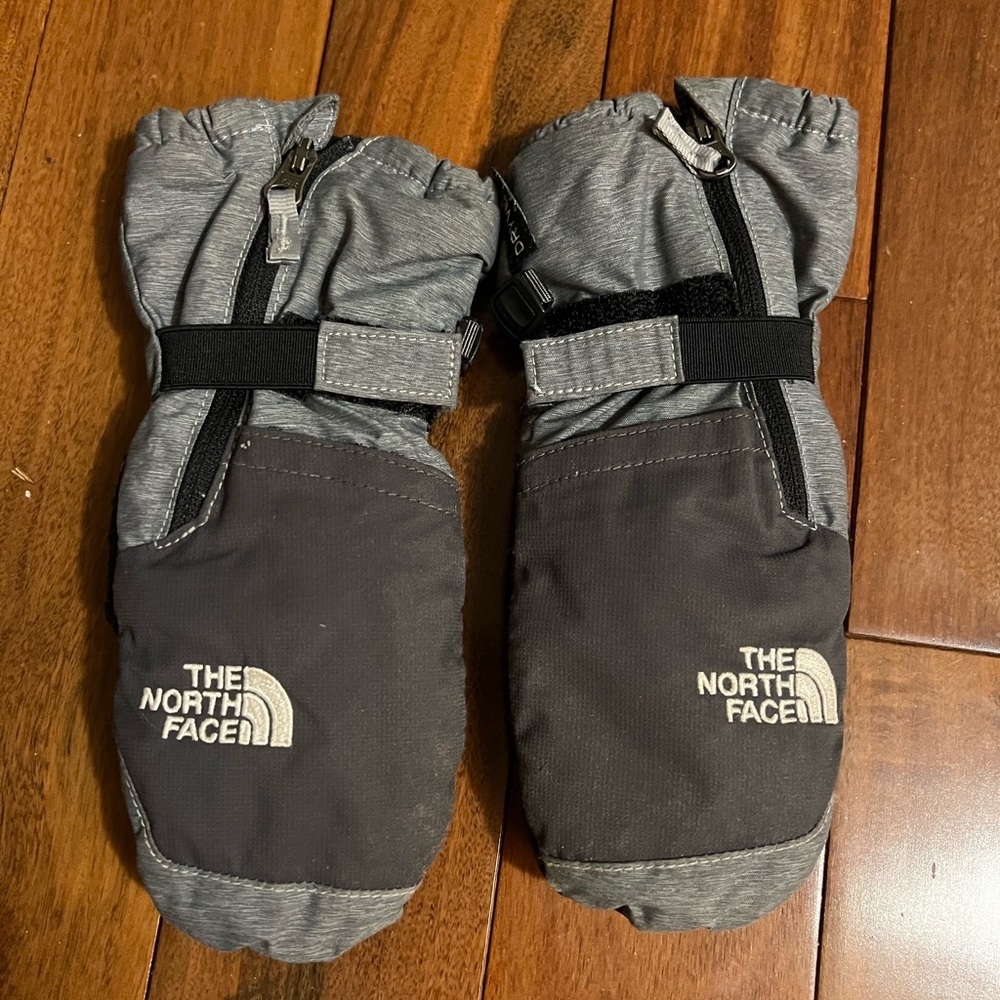 The North Face toddler mittens size S/P
